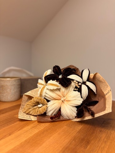Pipe cleaner flower bouquet - pipe,